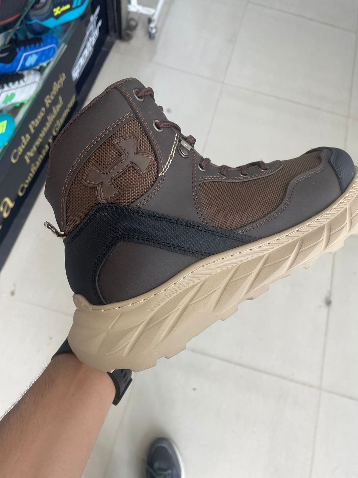 Bota Hunder